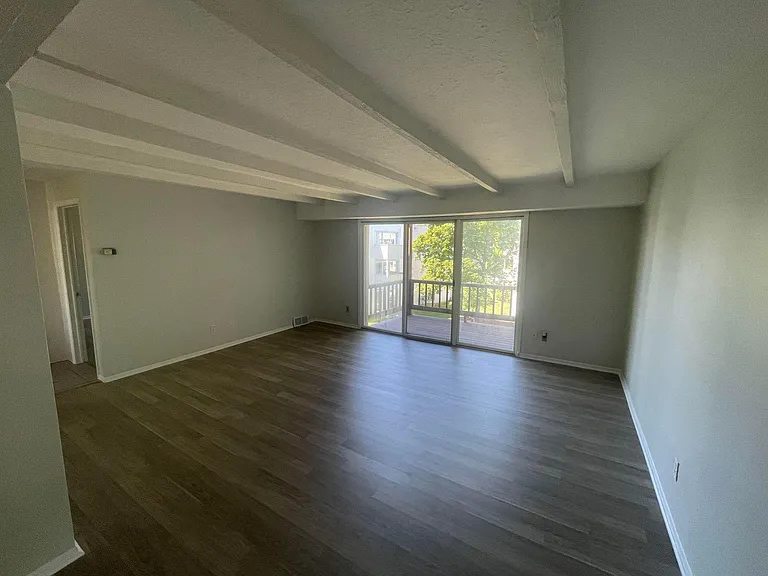 1675 Cedarwood Dr #I — Photo 5