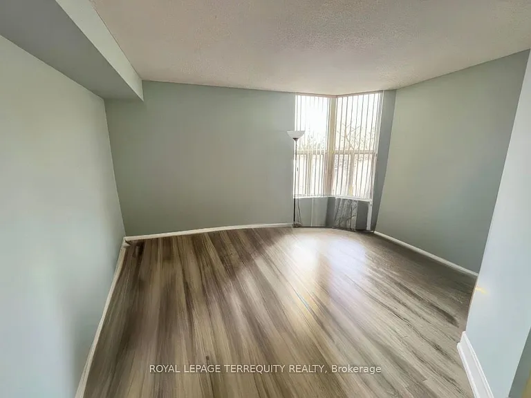 5795 Yonge St #413 — Photo 10