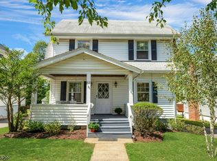 82 Overlook Rd, Cedar Grove, NJ 07009