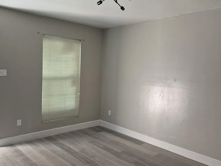 2810 S Poplar St #8 — Photo 2