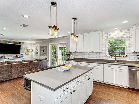 4th image of 2134 Copley Dr