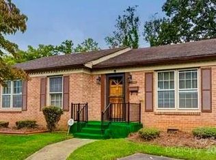4040 Burnham Ct, Winston Salem, NC 27105