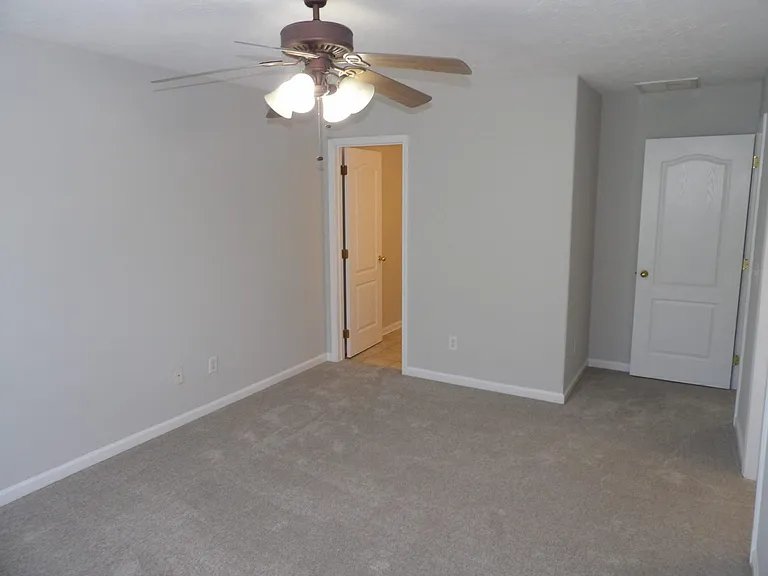 108 Charleston Ct — Photo 56