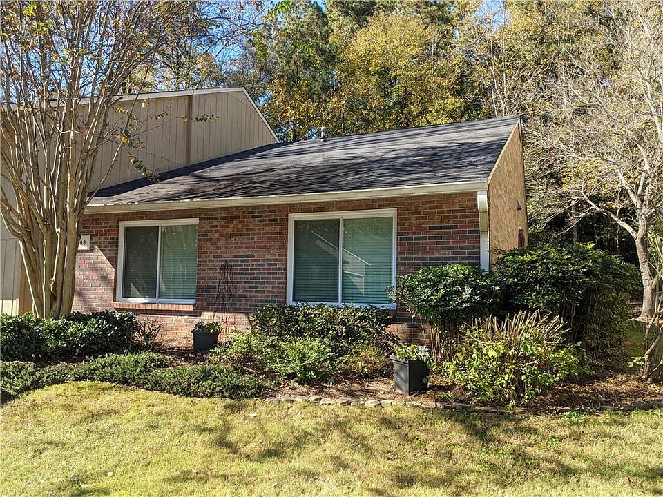 1st image of 2203 Surrey Ct