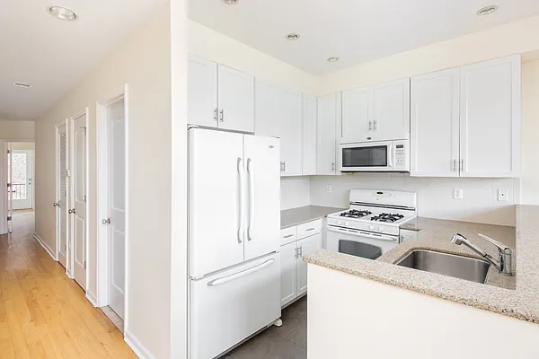 Rented by Citi Habitats | media 8