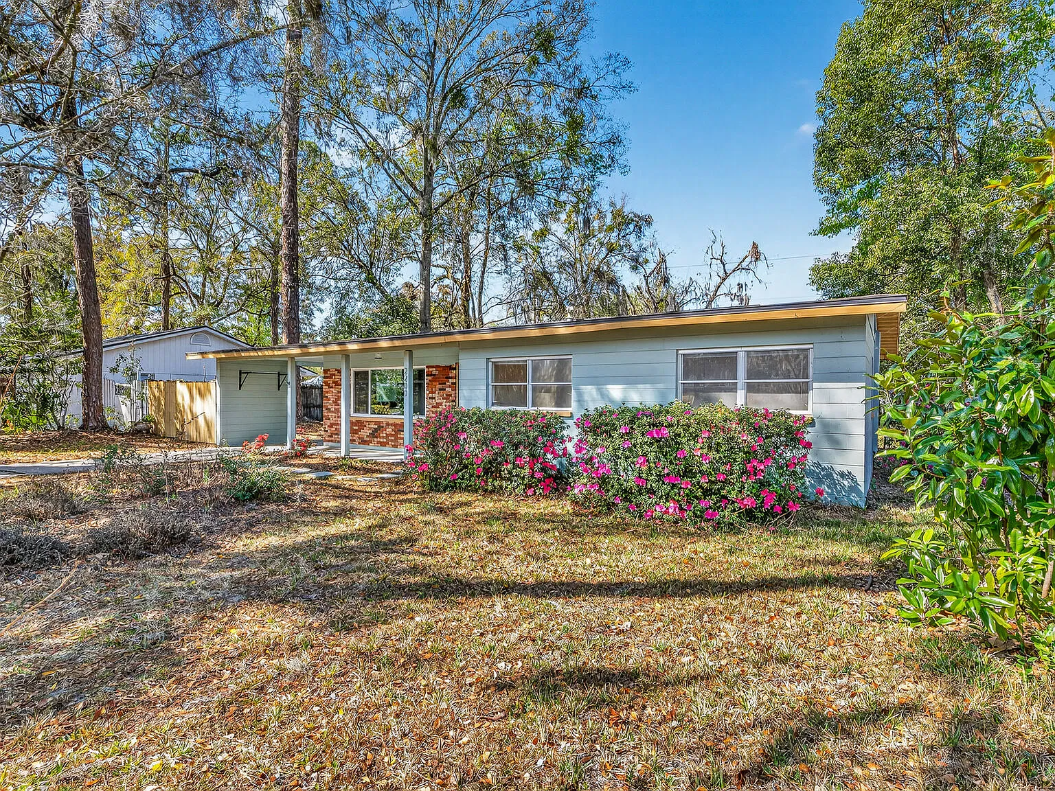 3 bed, 1.5 bath, 1081 sqft, $1,890 — Photo 4
