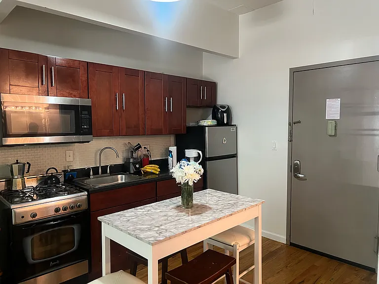 112 Lincoln Ave #101 — Photo 4