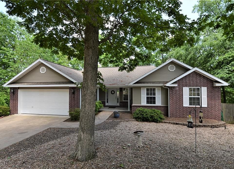 1st image of 4 Claxby Cir