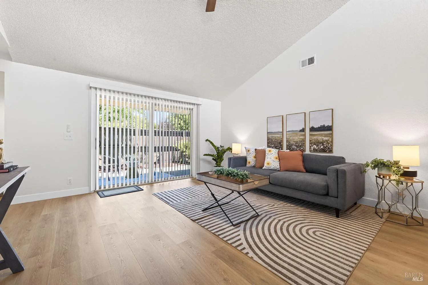 957 W 8th Street - Photo 7