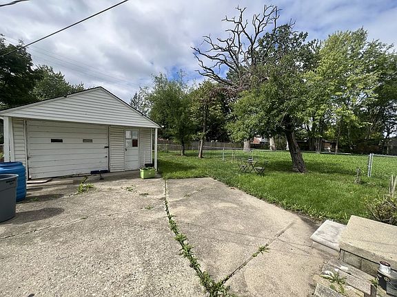 3rd image of 5759 Radnor St