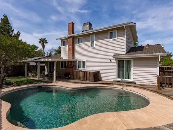 5070 Pinebrook Way, Sacramento, CA 95842