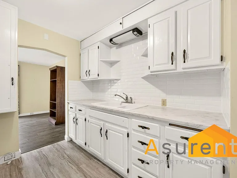 270 Morton St — Photo 8