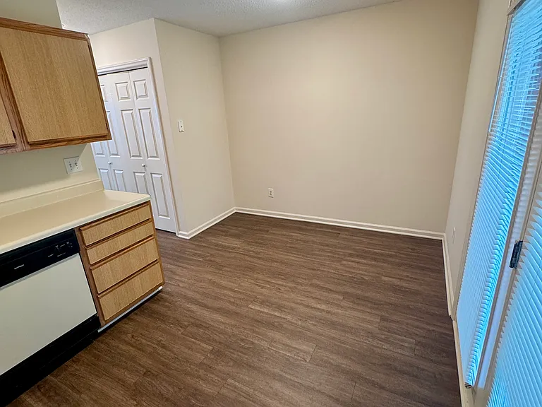 102 Larkyn Dr #102 — Photo 6