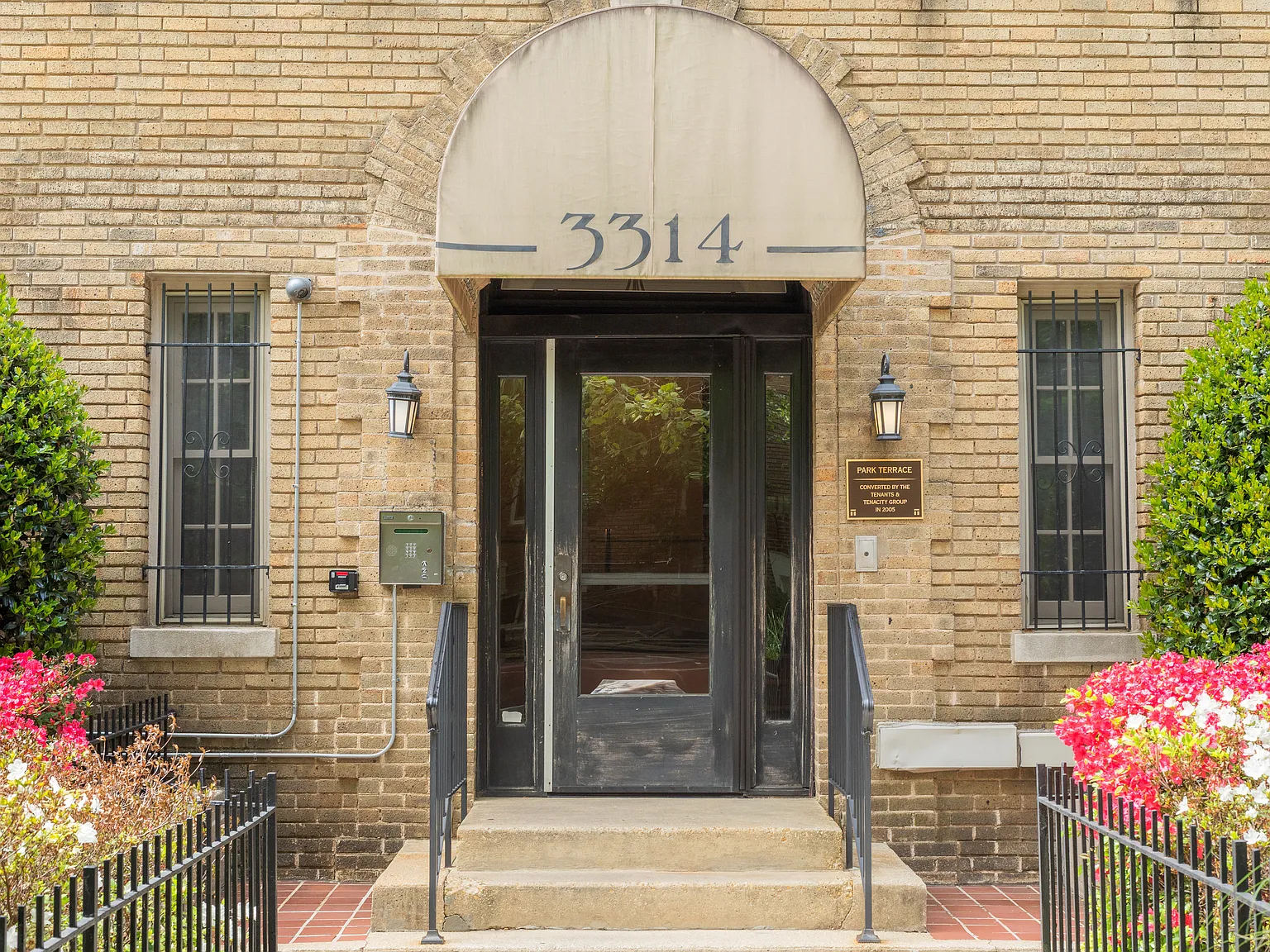 1 bed, 604 sqft, $2,100 — Photo 3