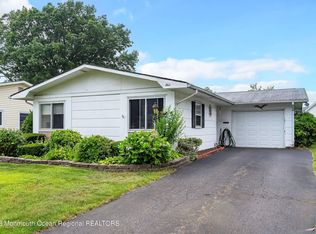 5 Denby Ct, Brick, NJ 08724