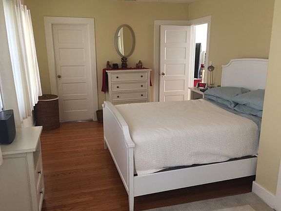 3rd image of 7506 Hampton Ave