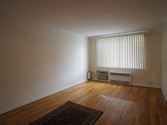 5th image of 2610 E 11th St #1