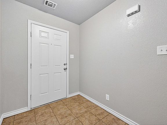 5th image of 2618 Park Blvd