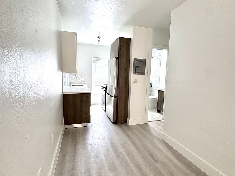 Dining/Kitchen