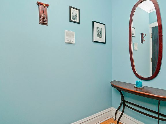 2nd image of 607 Washington Blvd APT 1S