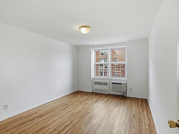 5th image of 400 E 17th St APT 600