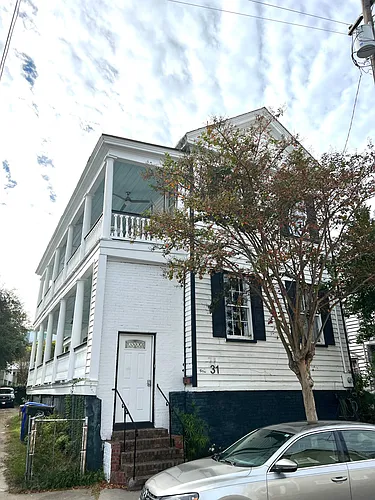 31 Nassau St #B Photo 1
