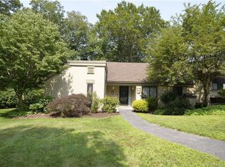 602 Heritage Vlg #A, Southbury, CT 06488