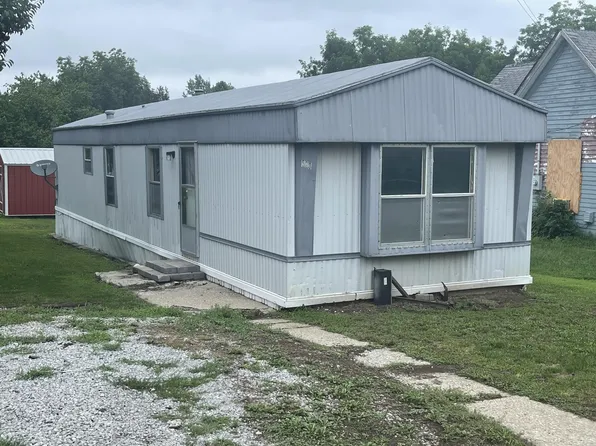 503 E Shanklin St, Carrollton, MO 64633