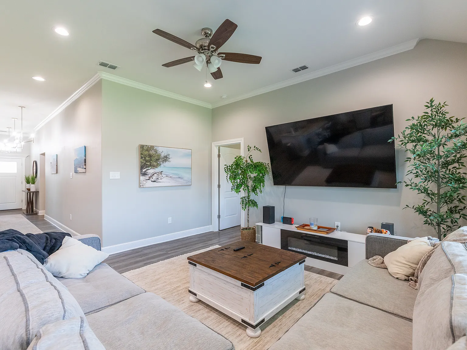 4 bed, 1730 sqft, $4,500 — Photo 3