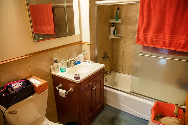 Rented by Easy Rental LLC | media 86