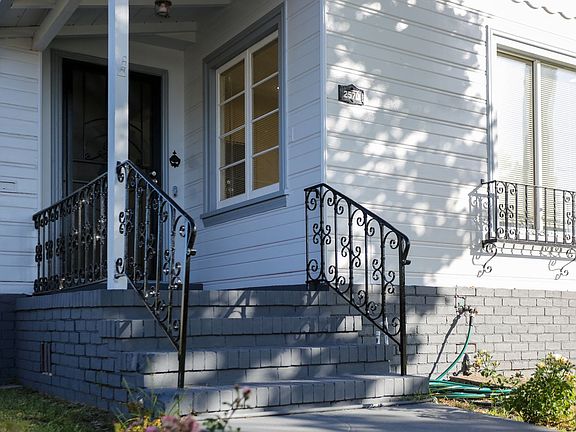 5th image of 2570 Havenscourt Blvd