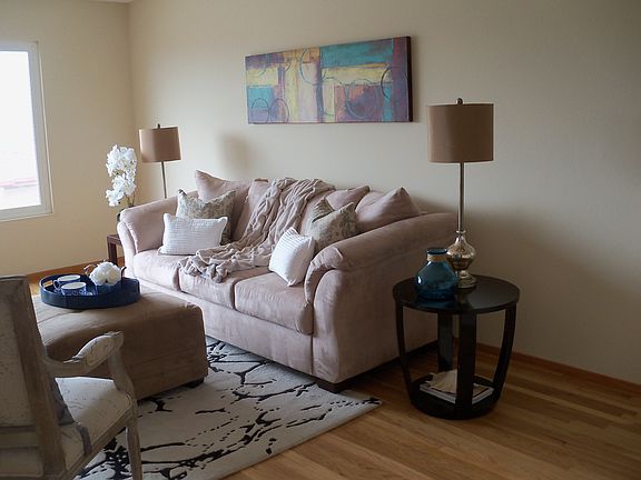 4th image of 351 Goodwin Dr