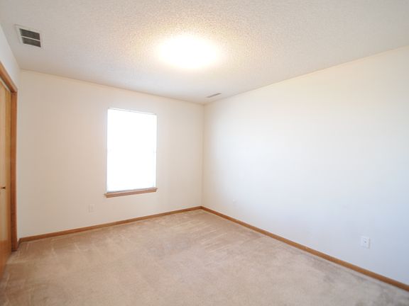 5th image of 1000 NE Lindsay Ave APT B