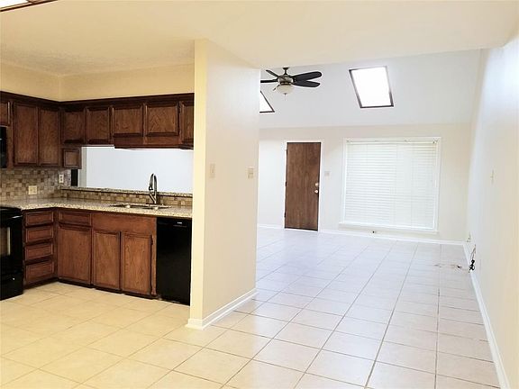 5th image of 1110 Bramblebury Dr