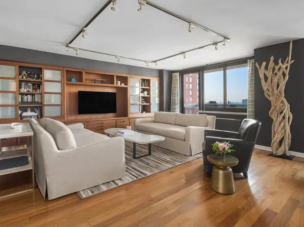 515 East 72nd Street image 2 of 14