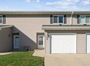 1992 Golden Eagle Dr, Dubuque, IA 52001