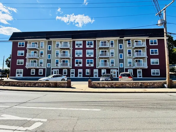 275 W Main St APT 42, Marlborough, MA 01752