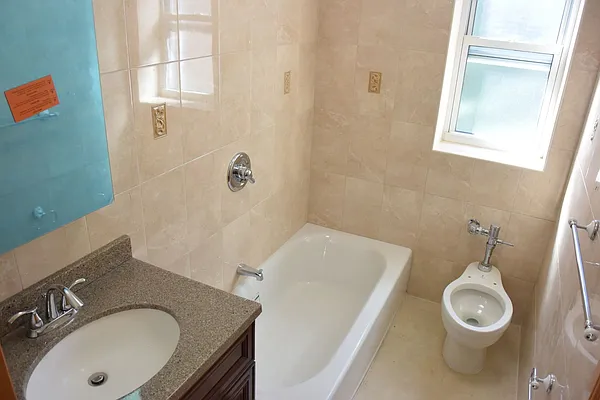 Sold by WRL Realty, LLC | media 22