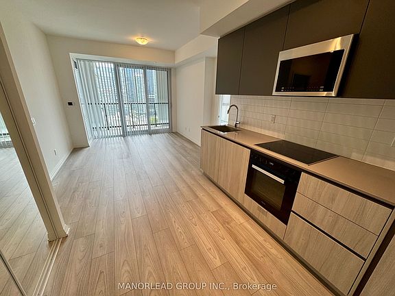 2nd image of 400 King St W #1517