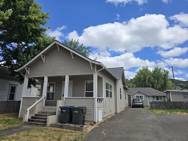 1311 SE Mill St — Photo 2