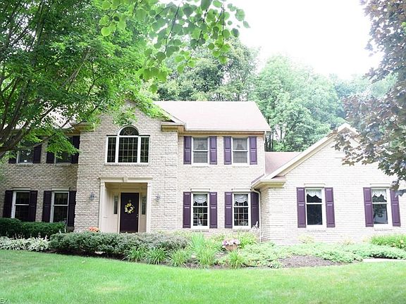 2nd image of 421 Sandown Ln