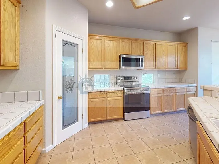 4311 McCauly Ave — Photo 6