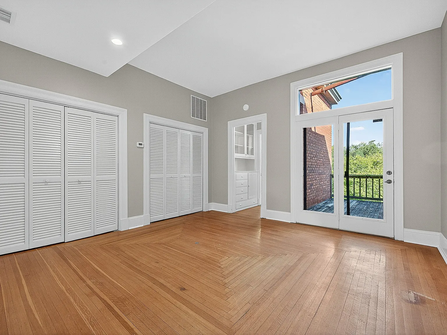 Grandview Apartments — Photo 3