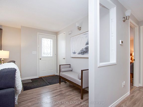 4th image of 71 Bluffs Rd