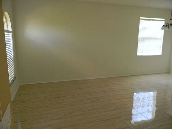 4th image of 18403 Meadow Blossom Ln