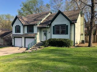 749 Deerfield St, Leavenworth, KS 66048