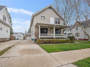 1416 Hamilton St, Manitowoc, WI 54220