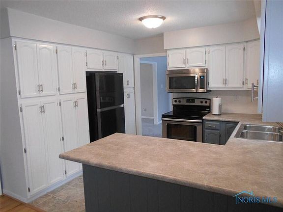 2nd image of 2812 Gleneagle Dr