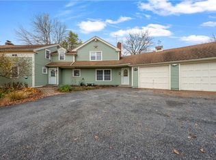 769 W Bloomfield Rd, Pittsford, NY 14534