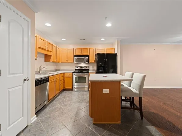 7100 W Friendly Ave Unit 105, Greensboro, NC 27410